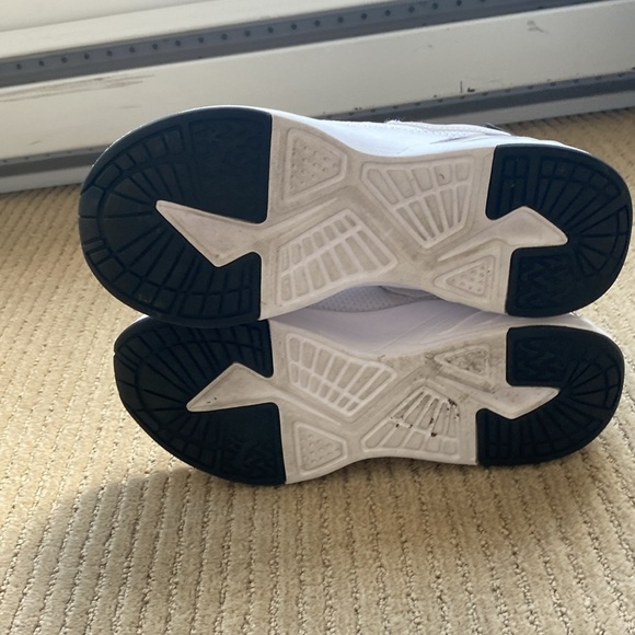 PUMA Sneakers, White, size 8 - Picture 7 of 16